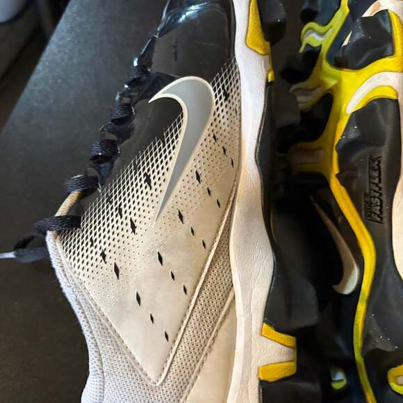 Nike Vapor Untouchable Shark 3 Football Cleats - Picture 11 of 13